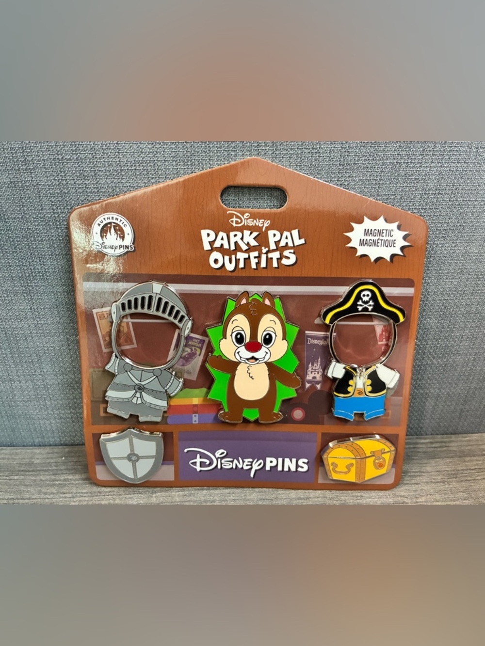Disney Park Pals Dale Outfit Pin Set